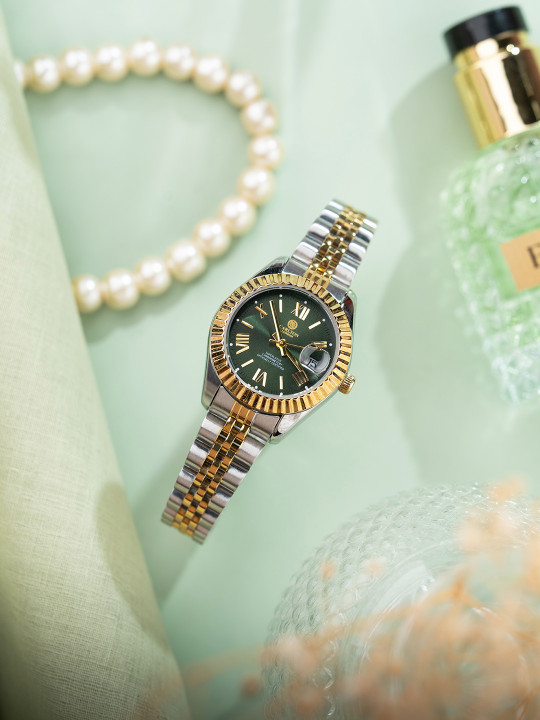 Carlton London Women Dial & Stainless Steel Bracelet Style Straps Mini Analogue Watch CLRLW-006